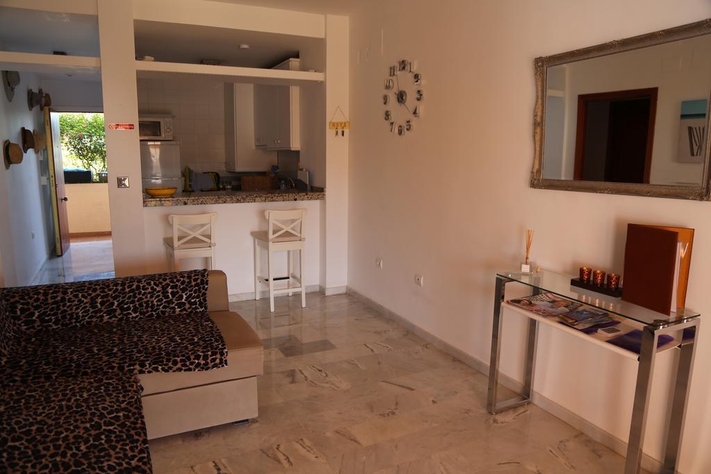 Apartamento Alta Loma With Bbq, Sea Views, Pool, Wifi Sleeps 6 Fuengirola Kültér fotó