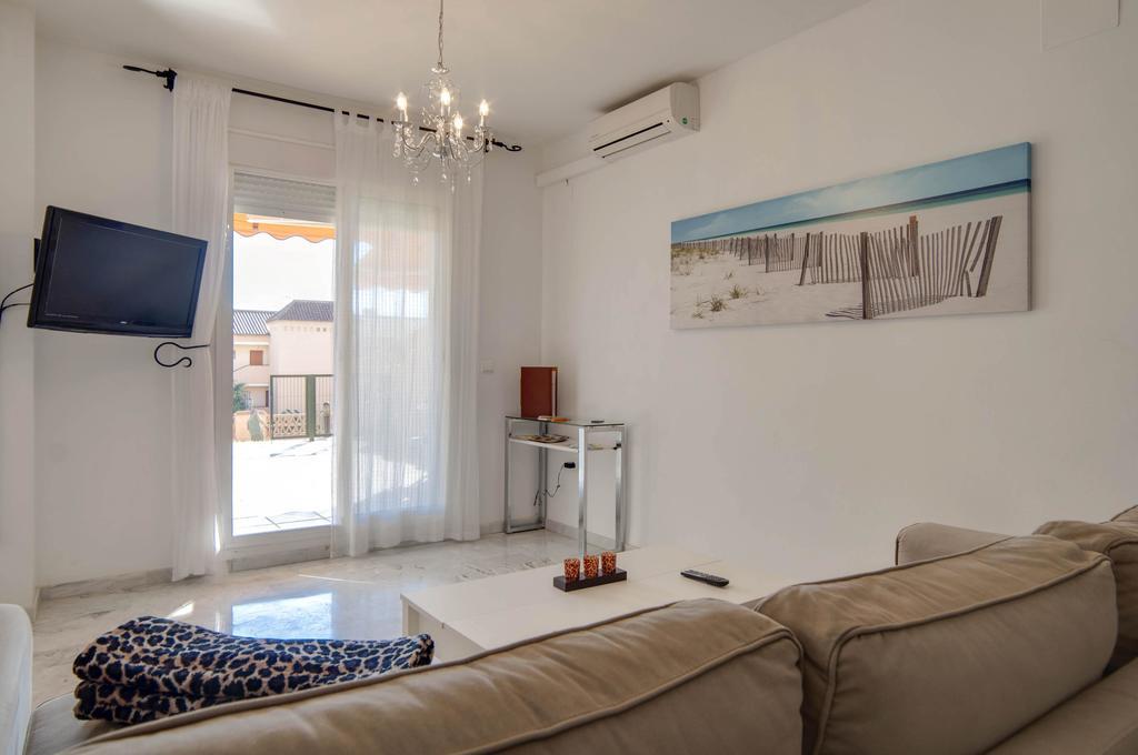 Apartamento Alta Loma With Bbq, Sea Views, Pool, Wifi Sleeps 6 Fuengirola Kültér fotó