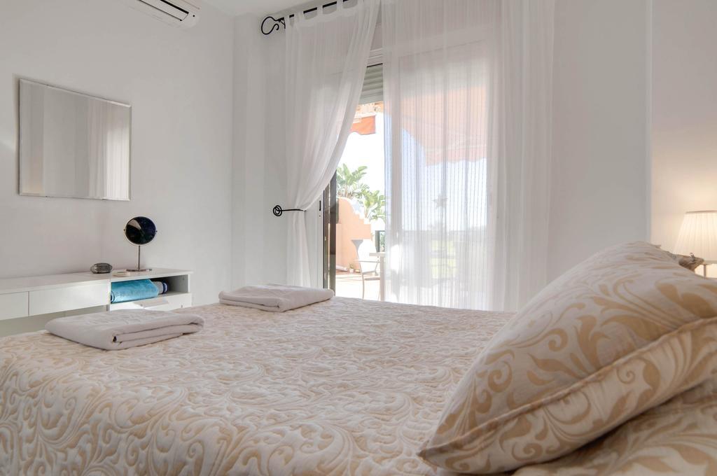 Apartamento Alta Loma With Bbq, Sea Views, Pool, Wifi Sleeps 6 Fuengirola Kültér fotó
